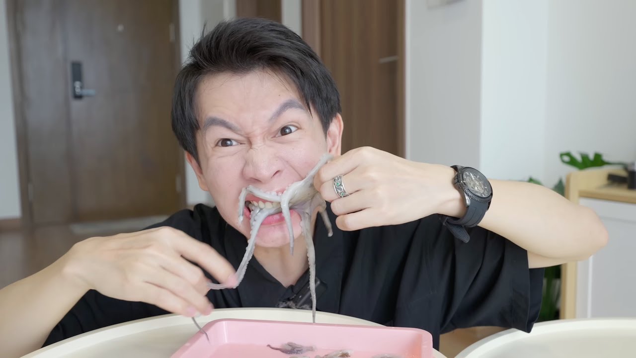 Ăn Con Bạch Tuộc Sống Giãy Đành Đạch