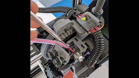 How to clean the hobbed bolt on a LulzBot 3D printer