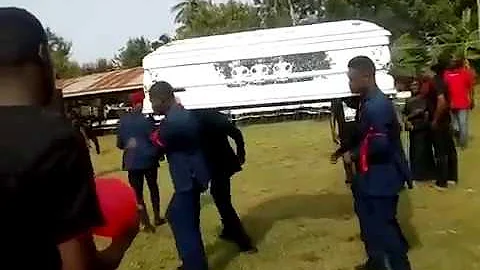 Coffin containing dead body fell of Pallbearers while dancing at a funeral in Ghana