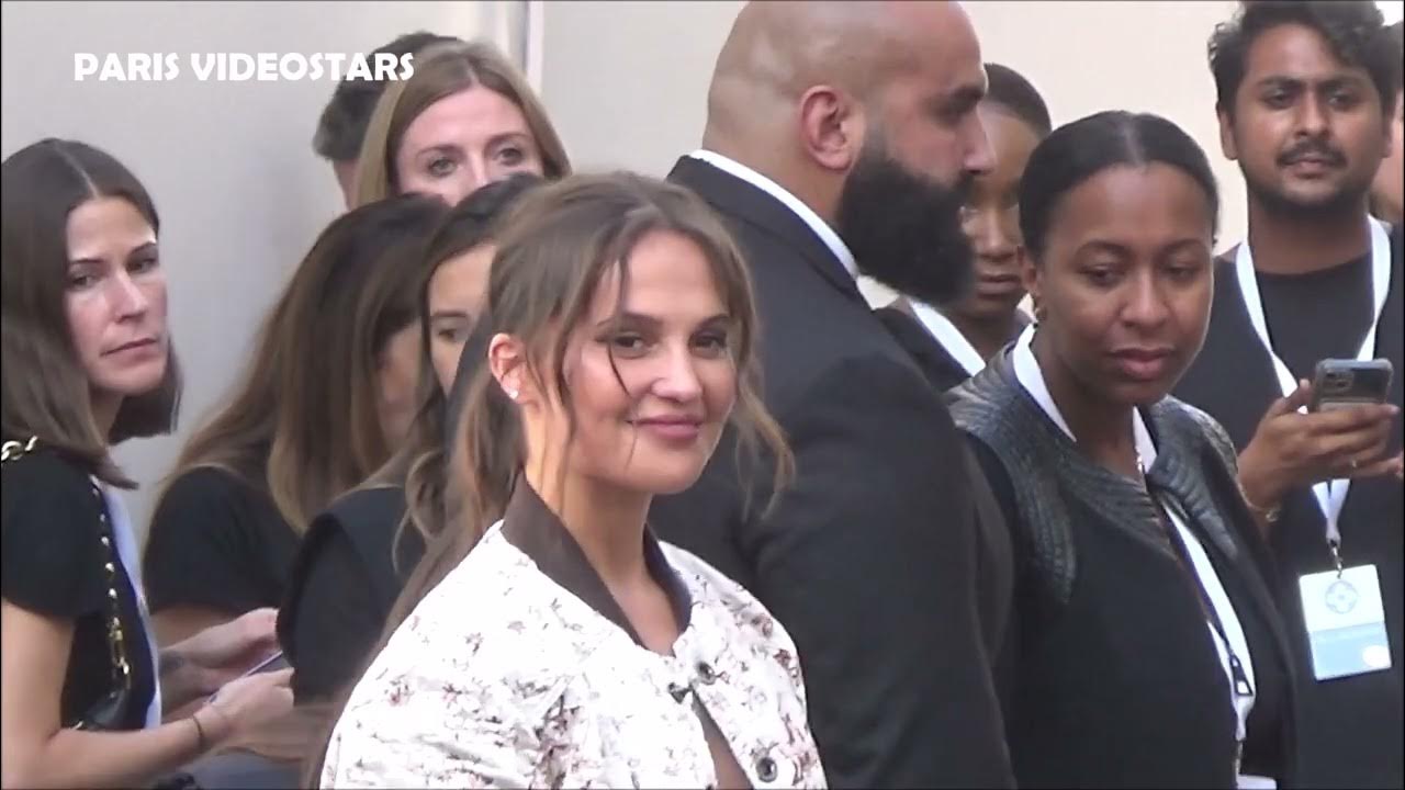 Alicia Vikander Louis Vuitton Fashion Show in Paris October 3