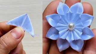 How to make fabric flowers | DIY : How to make an adorable fabric flower in just 4 minutes