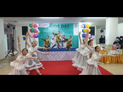 จินตลีลาประกอบเพลงลม-สาธิต ทม.ราชบุรี @วันเด็กRobinson Lifestyle