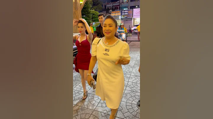 Tình cờ gặp Ns Phượng Hằng đến dự tiệc sinh nhật Ns Thy Nhung