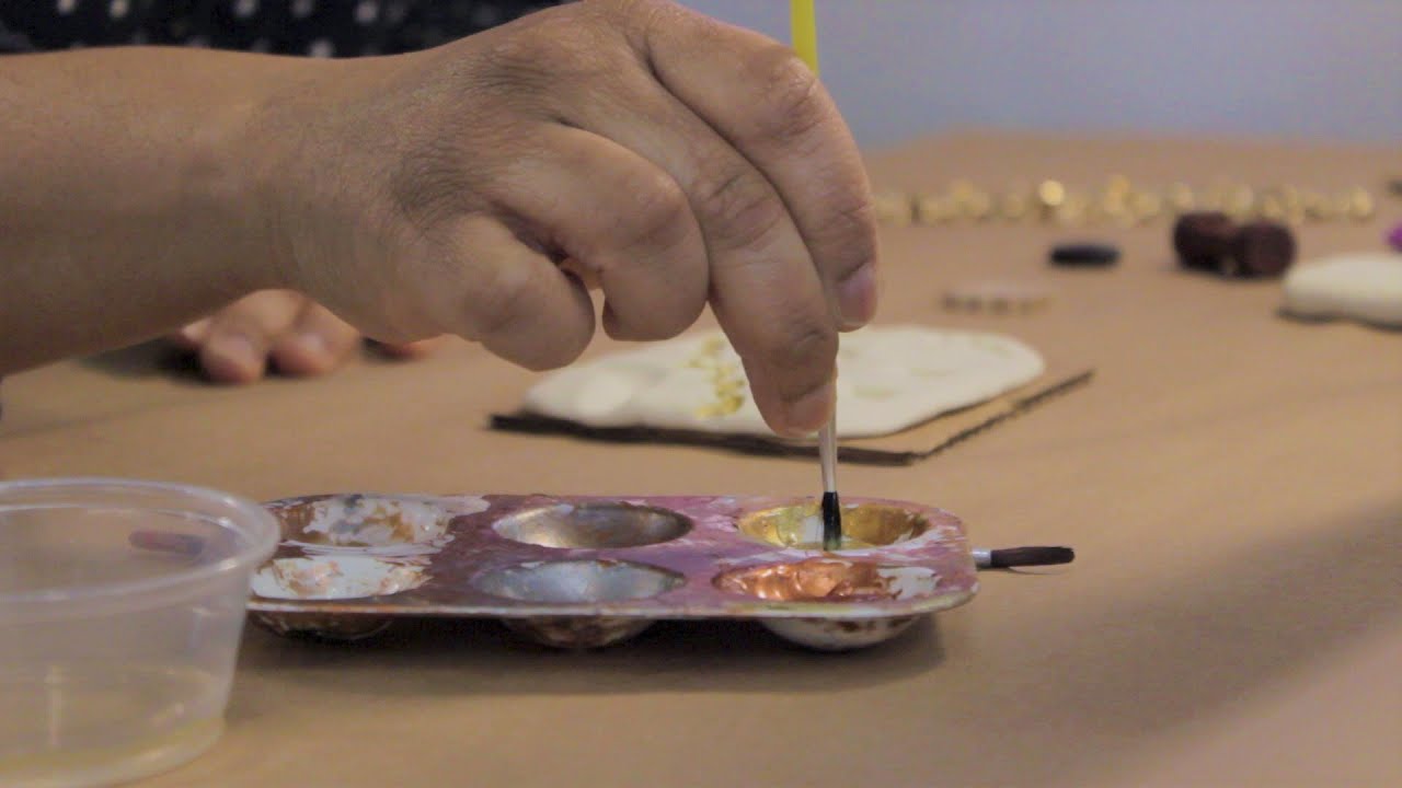 Making artistic clay impressions using everyday objects (BCM+You) YouTube