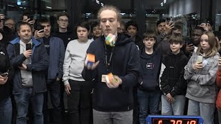 [Official World Record] Solving 3 Rubik's Cubes whilst juggling in 2:06.59