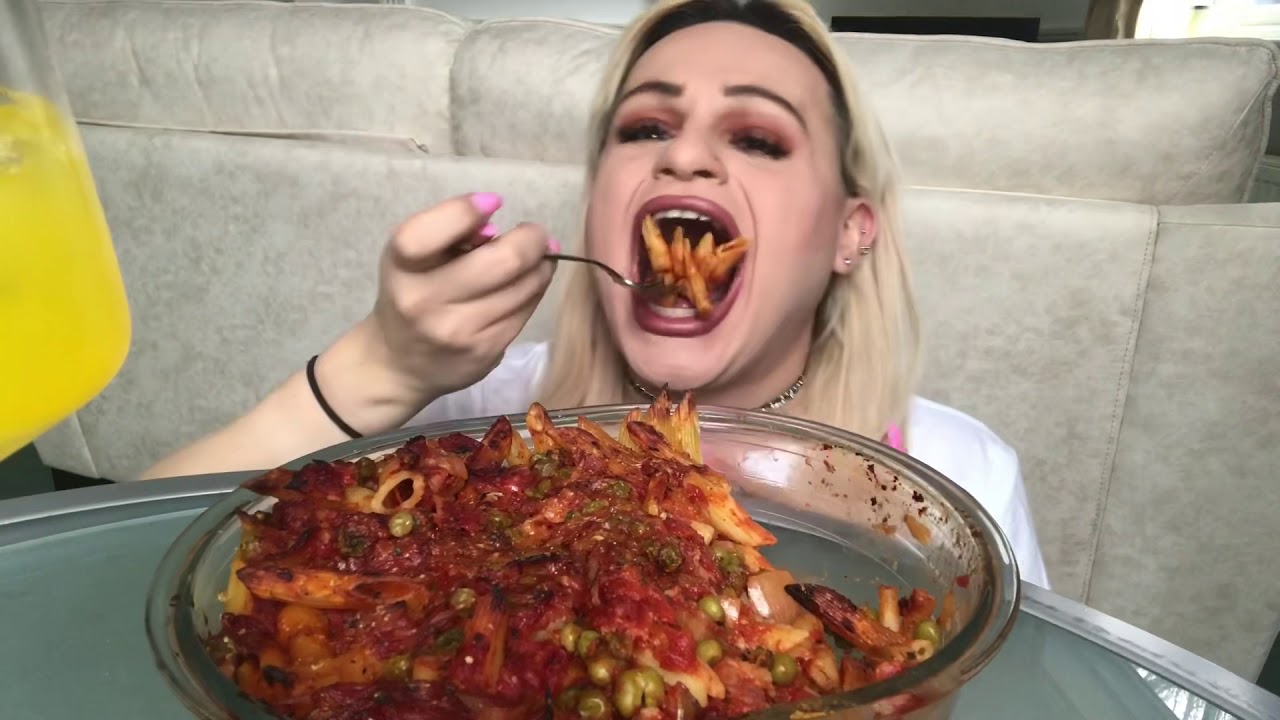 BAKED TOMATO AND BACON PASTA BAKE MUKBANG 먹방 - YouTube