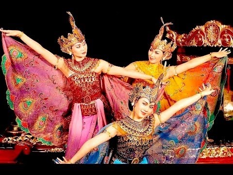 Amazing Tari Merak Tari Tradisional Jawa Barat Youtube