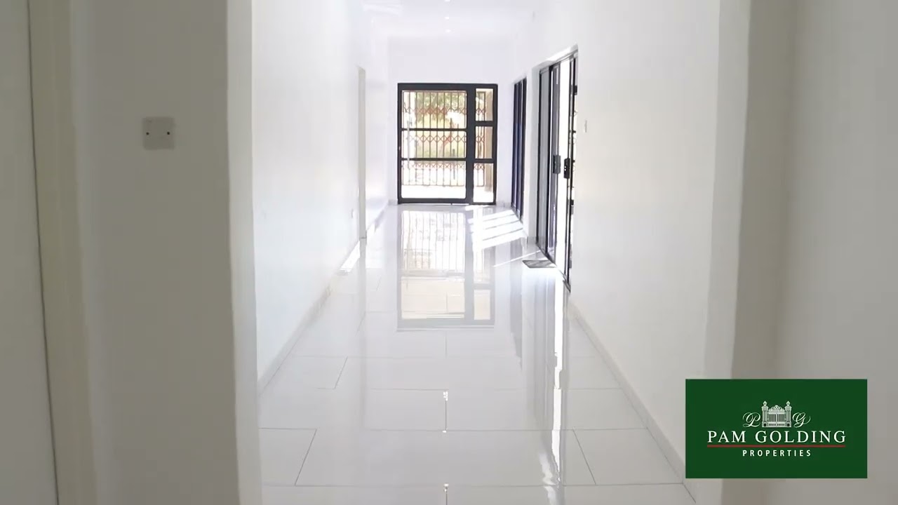 Luxury 4-Bedroom Home in Burnside With a Cottage & Modern Touch!