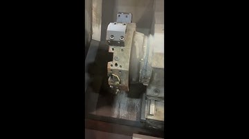 Haas ST-30 CNC Lathe, 2010 - Chip Conveyor, Programmable Tailstock, Tool Presetter