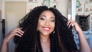 Cabelo orgânico cacheado no método de Crochet Braids 