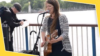 Ne me quitte pas (French Guitar Song) Susana Silva - Street performers live Music Video chords