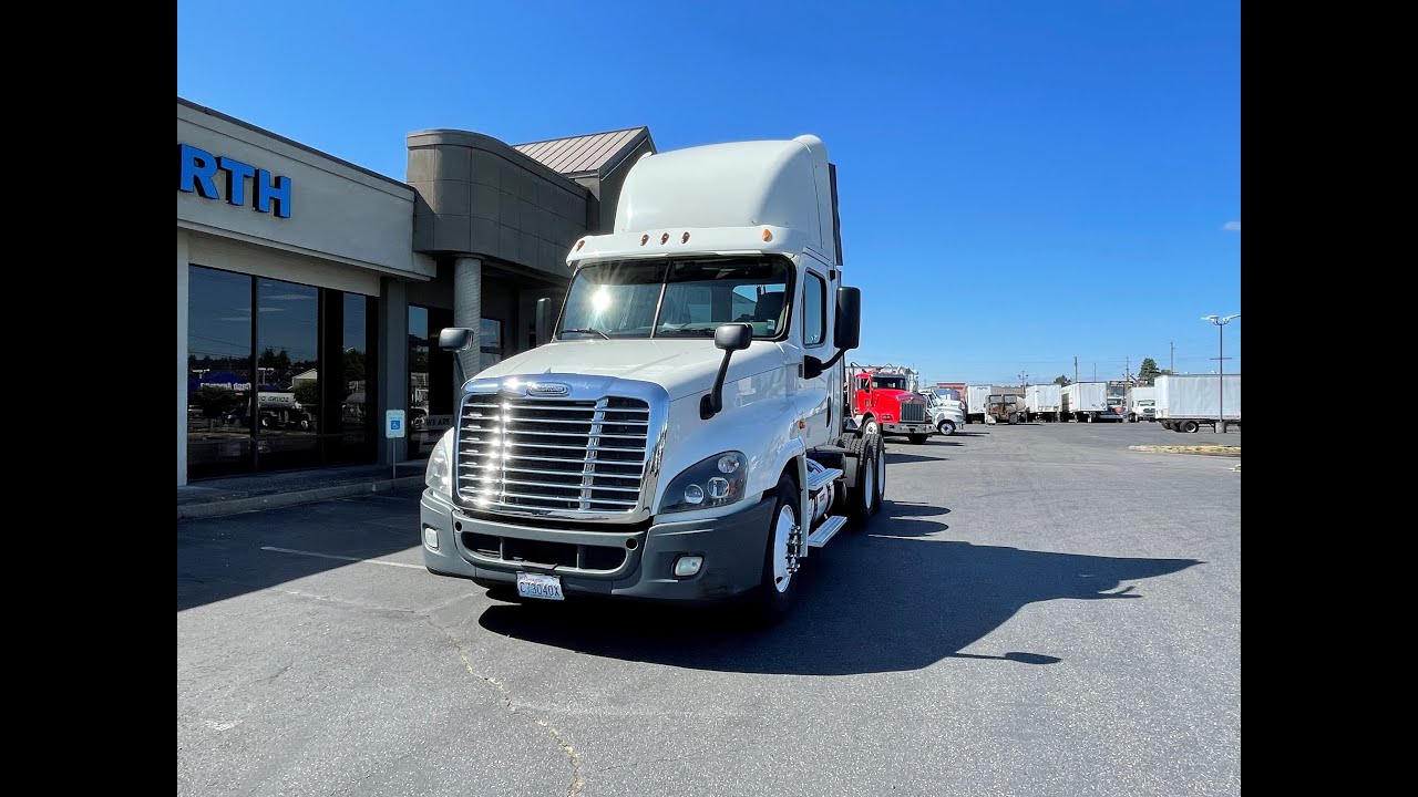 USED 2013 FREIGHTLINER CASCADIA 125 DAY CAB 