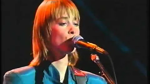 Suzanne Vega - Marlene on the Wall (1986)