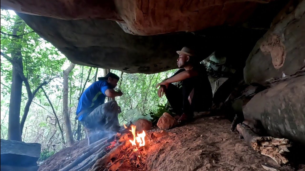 ຫາກິນຢູ່ຈອມພູສູງ//หากินอยู่บนภูสูง Dong Una