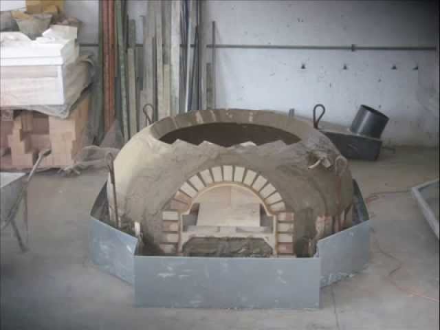 Pavesi Luciano costruzione forno a legna - YouTube