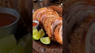 Aquele TORRESMO DE ROLO A PURURUCA de dar água na boca 😋 #torresmo #pururuca #comidadebuteco