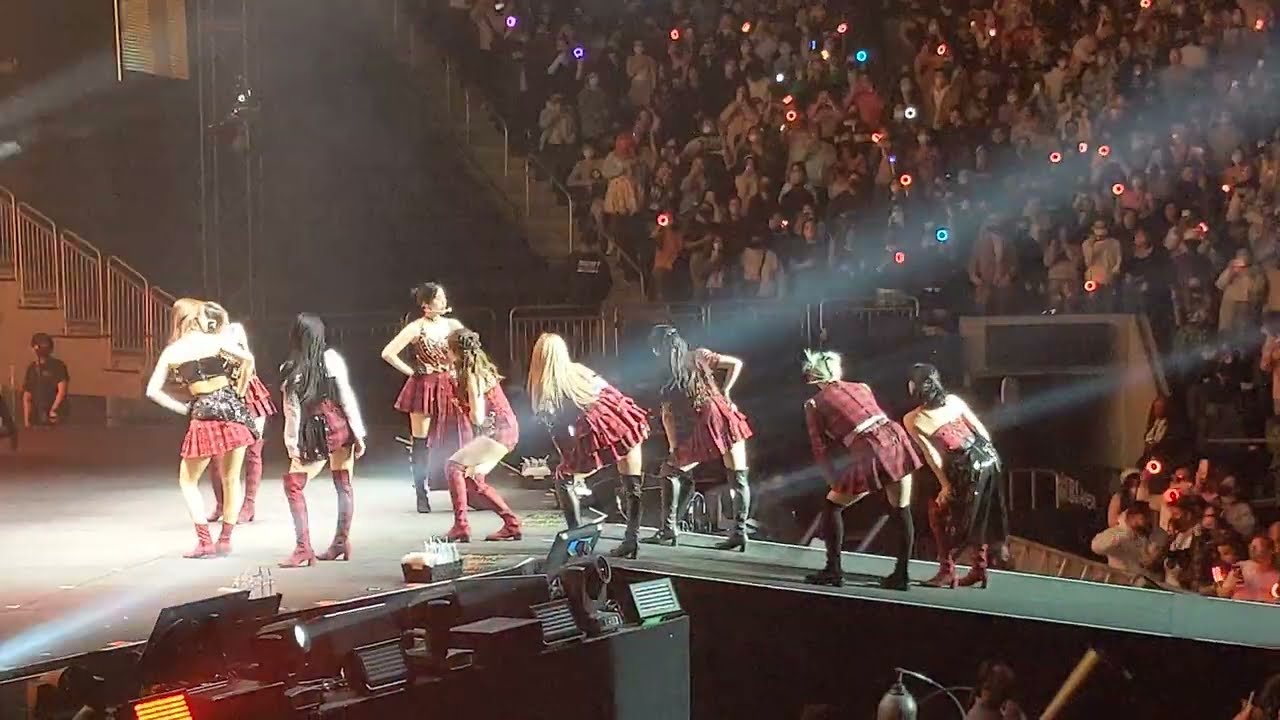 06 | TURN IT UP | TWICE 4TH WORLD TOUR III | NY UBS ARENA | DAY 2 | FEB 27, 2022 | 220227