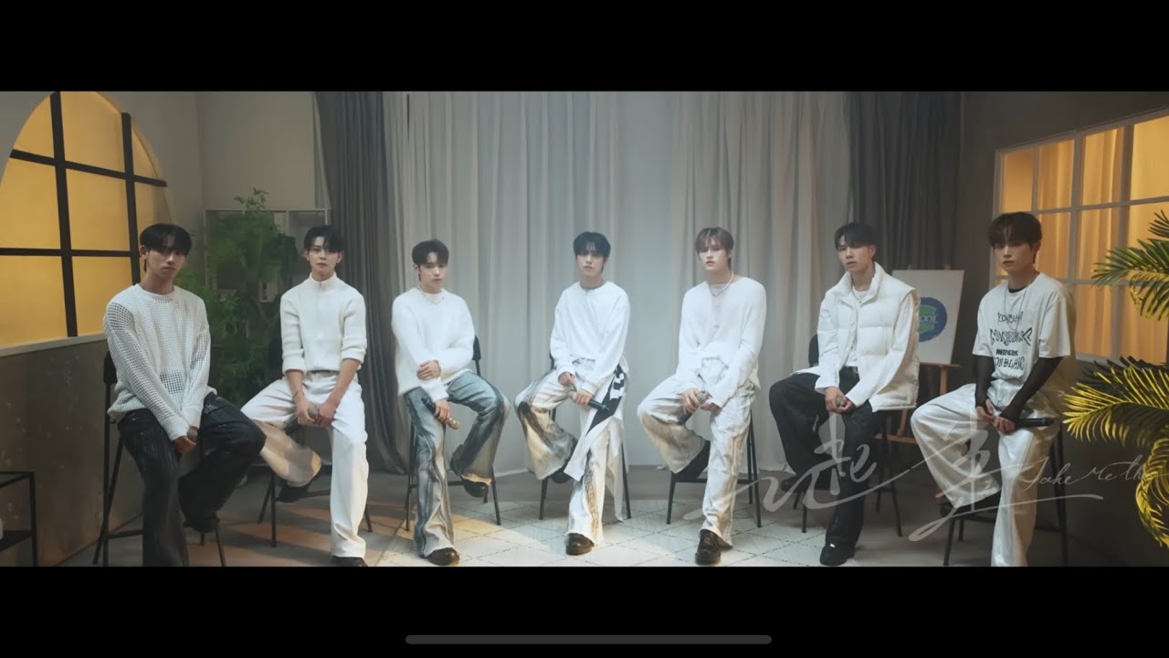 SEVENTOEIGHT - 1° Single Album (SET 2 Versioni) - CD + Photobook + Poster E Photocards Casuali