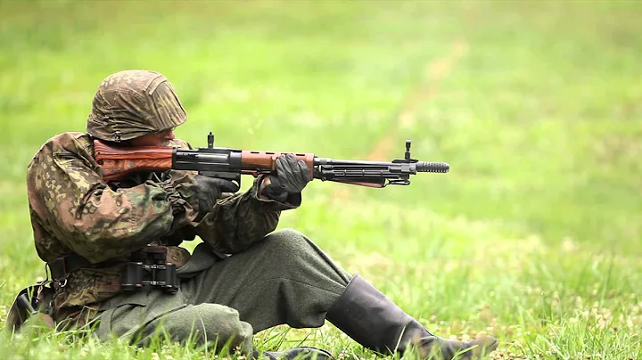 A special paratrooper weapons reborn: FG42