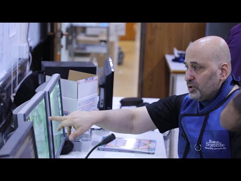 لأول مرة في العراق معالجة أم دم الشريان الابهر البطني معقدة و قصيرة الرقبة وملتوية بدون جراحة