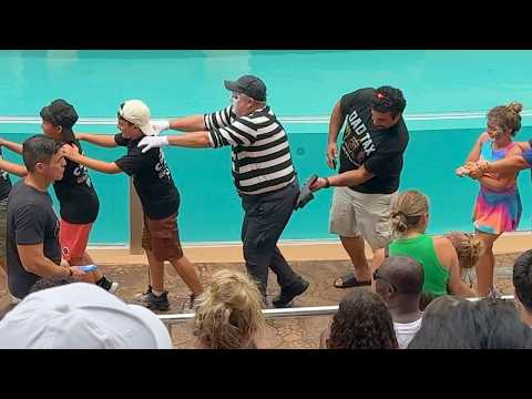 Tom the mime will always make you laugh (FULL SHOW)