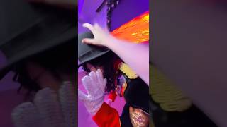 Ze heeft dit Michael Jackson aangedaan 😳