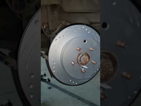 Установка усиленных тормозных дисков и колодок Brannor на автомобиль Ниссан Патфайндер R52.