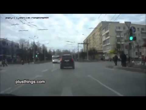 Мужики за рулем, полные дибилы! Сборник ДТП и аварий с мужиками-тормозами! Мужики за рулем, полные дибилы! Сборник ДТП и аварий с мужиками-тормозами!