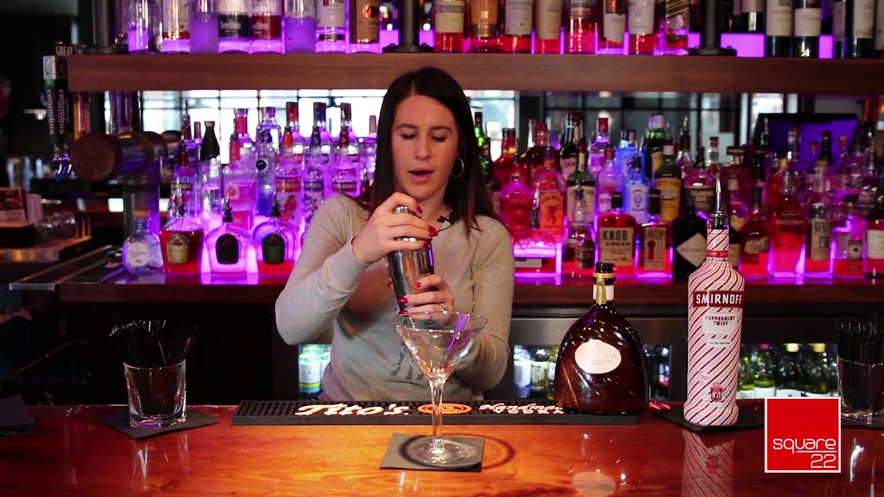 Mixing Drinks #UnderThe22: White Chocolate Peppermint Martini