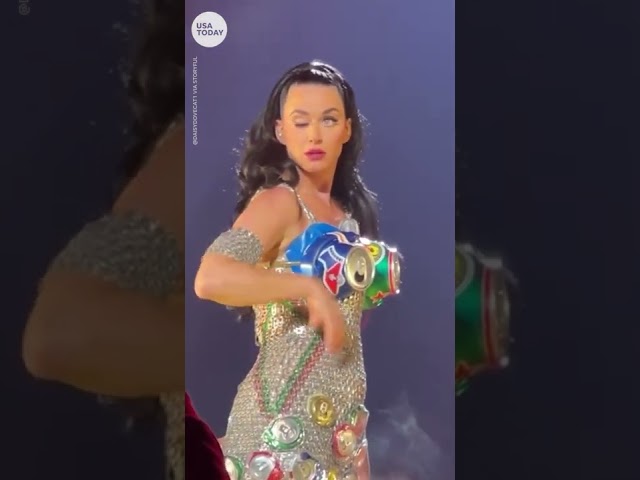 Katy Perry goes viral for mid-concert eye ‘glitch’ | USA TODAY #Shorts class=