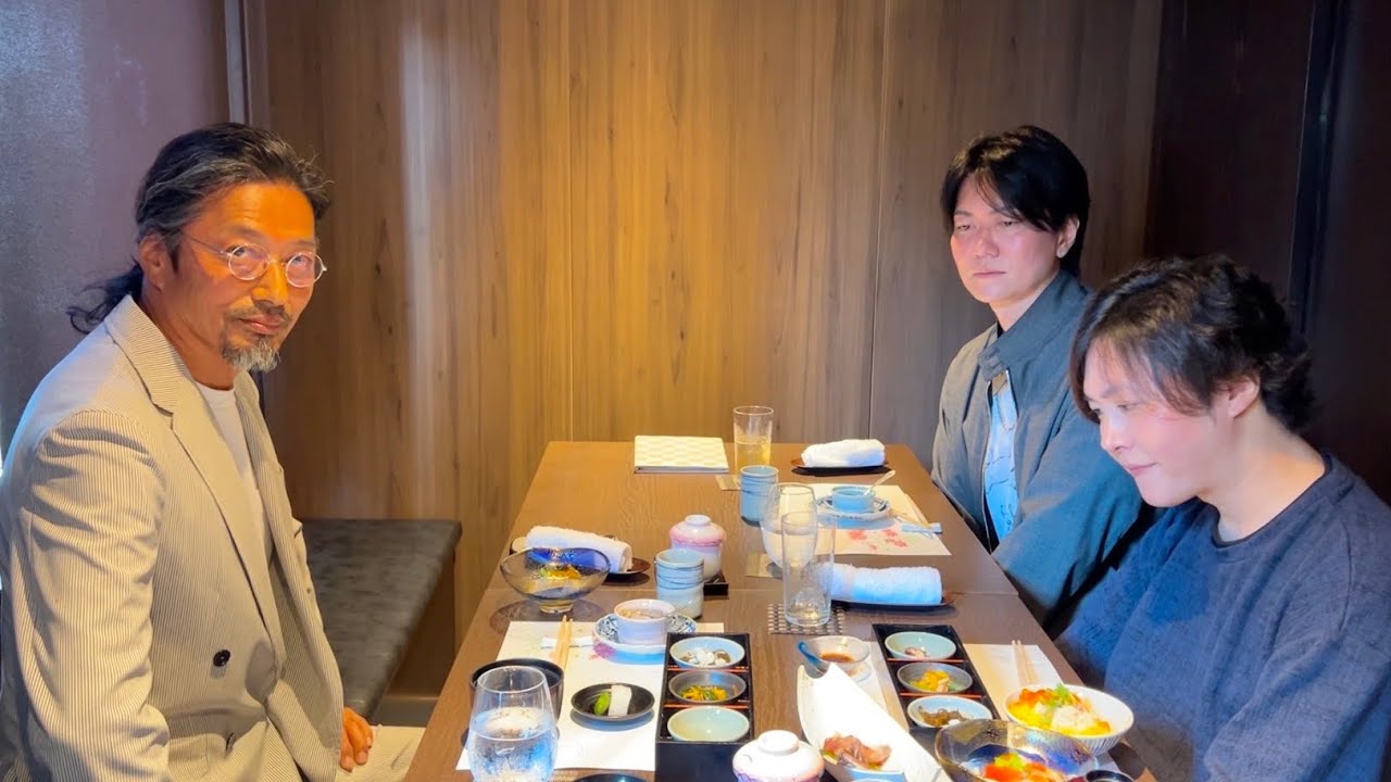 27年間生き別れた父親と料理研究家リュウジを再会させました。