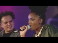 IZA arrebentando com a  música de CeeLo Green no Estúdio Mix Rock In Rio