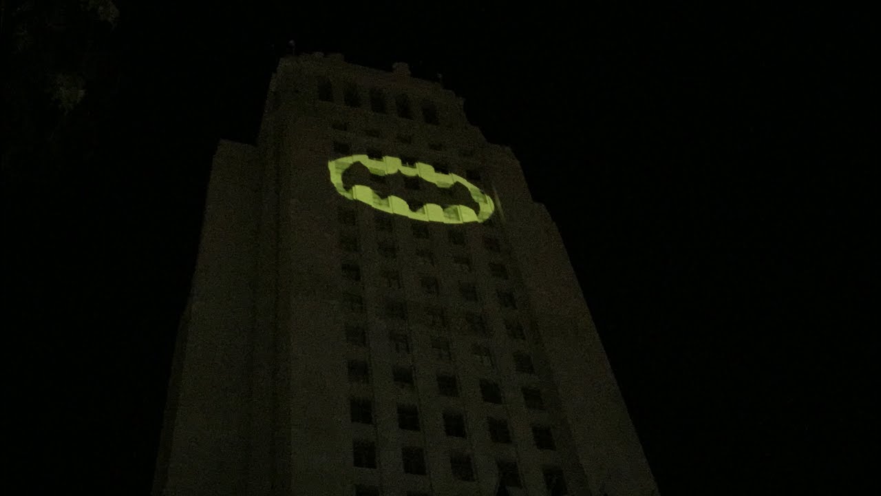 Full Video from the Ceremony for Adam West at the Bat Signal in Los Angeles June 15, 2017