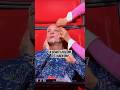 Direttamente da #TheVoiceSenior la beauty routine di Clementino realizzata da Arisa