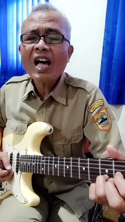 Download lagu #short 'Sanggupkah'.Andy Liany. by. Pak Guru.