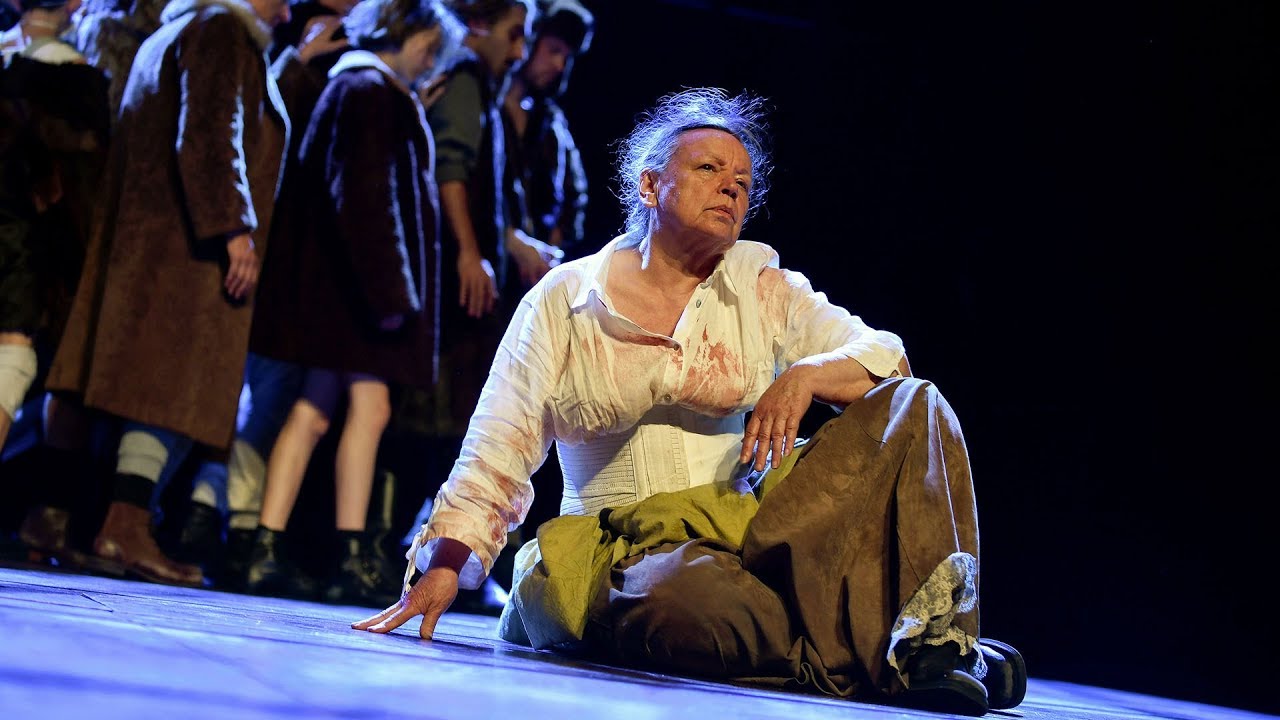 Staatsschauspiel Dresden MUTTER COURAGE UND IHRE KINDER