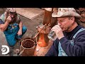 Destilar con el truco de la cuchara | Clandestinos: El Maestro Destilador | Discovery Latinoamérica
