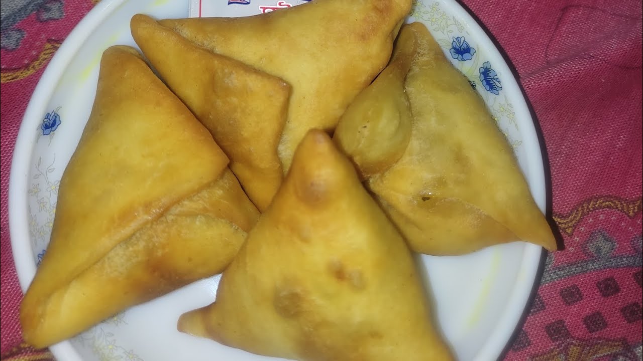 বাঁধাকপি দিয়ে খুব সহজেই চমুচা বানানোর রেসিপি।