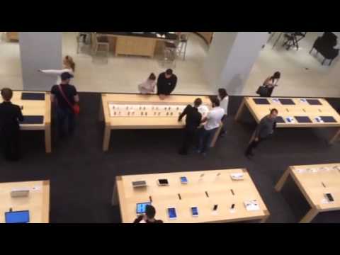 Apple Shop в Москве в ЦУМ Apple Shop в Москве в ЦУМ