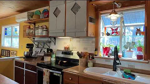 Eclectic Artistic Bungalow in Franklin North Carol...
