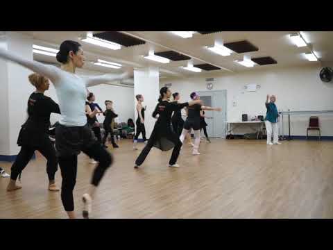Finis Jhung Ballet Technique: Pirouette en dehors & en dedans, chaînés