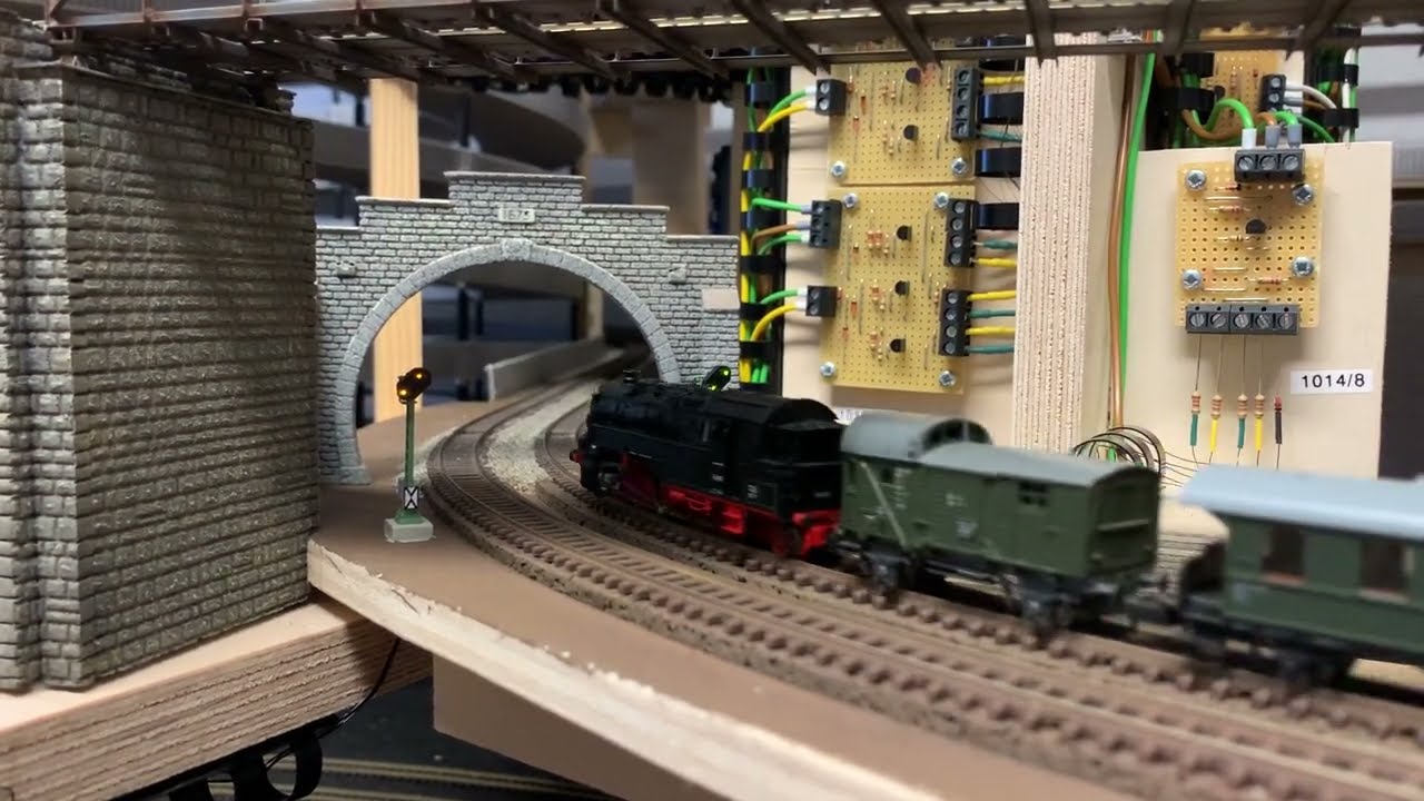 Spur N - Test der verbauten Lichtsignale mit TrainController