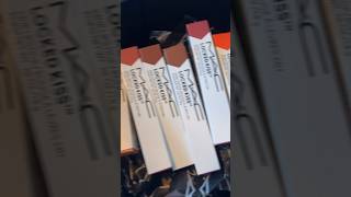 Me The Locked Kiss 24 Hour Lipsticks