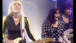 Voice of the Beehive - Don't Call Me Baby - TOTP 1988 chords