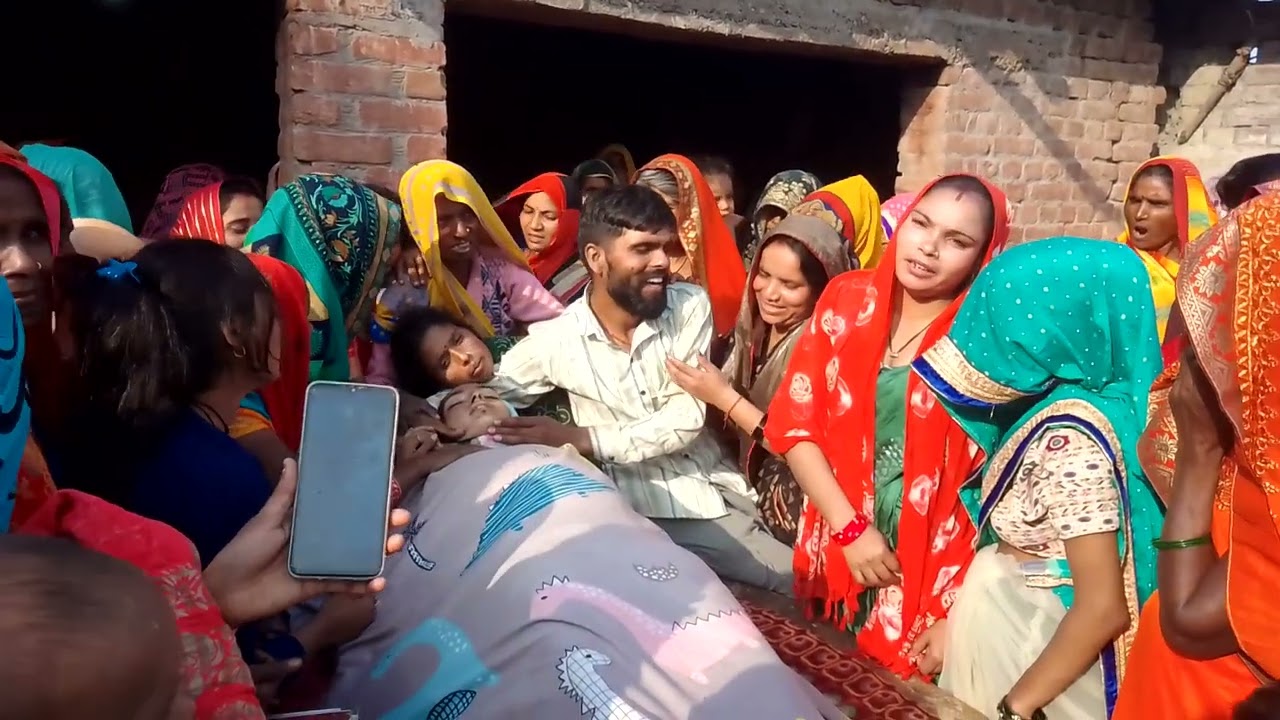 Jila farrukhabad village kabuddi nagar me aadrniy rajesh katheriya ji ki putra badhoo ka nidhan