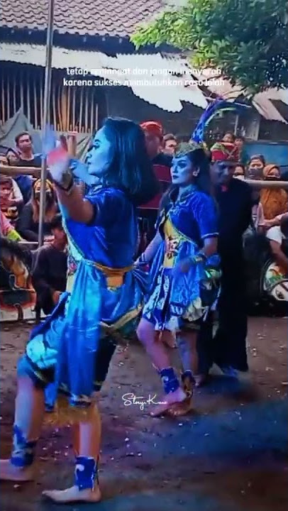 Story wa cewek ndadi #jathilan #kesurupan #viral #cewekcantik #hiburan#kesenian #jaranan