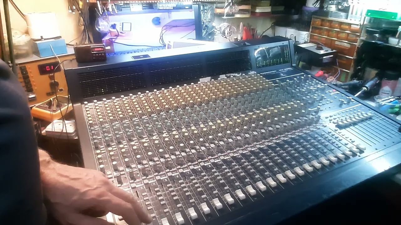 Пульт от Behringer Eurodesk MX9000. Испытание блока питания