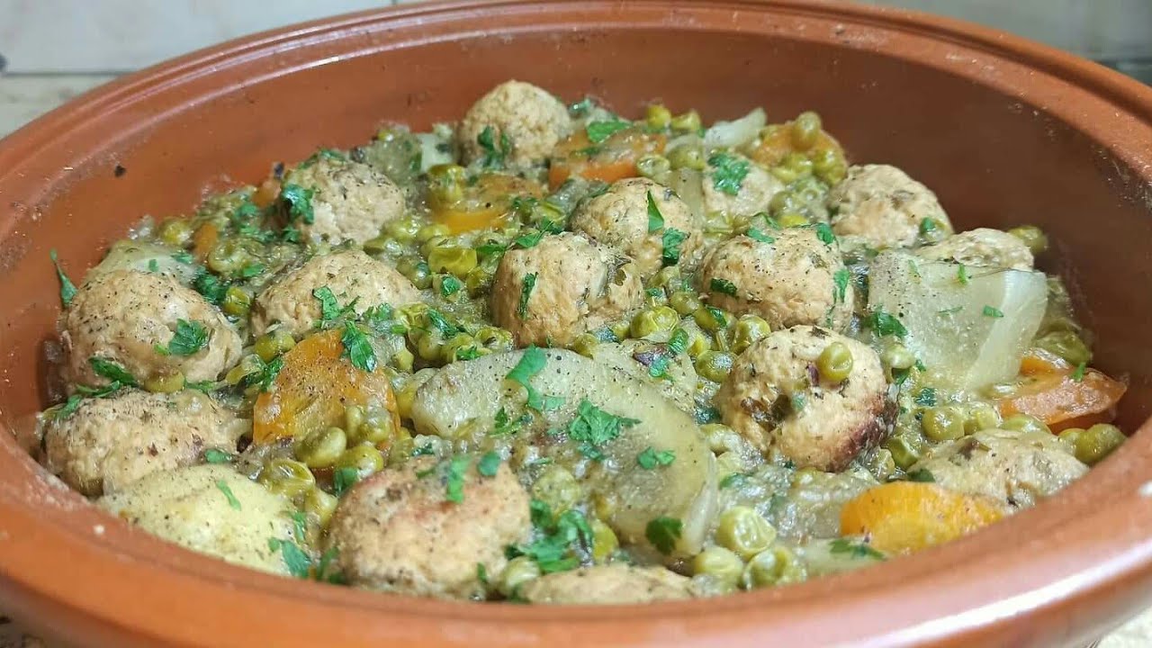 طاجين الجلبانة و القرنون بكرات صدر الدجاج مرقة بيضاء وصفة ولا اروع