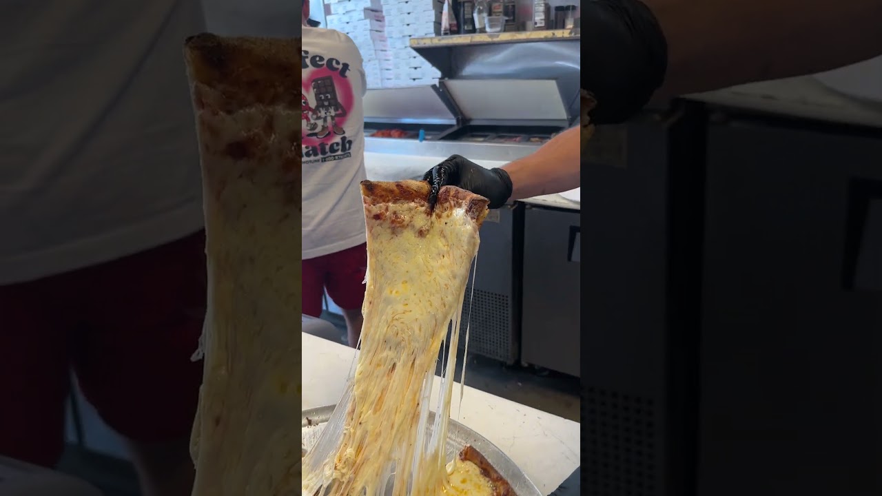 Worlds longest cheese pull 🤌🏻