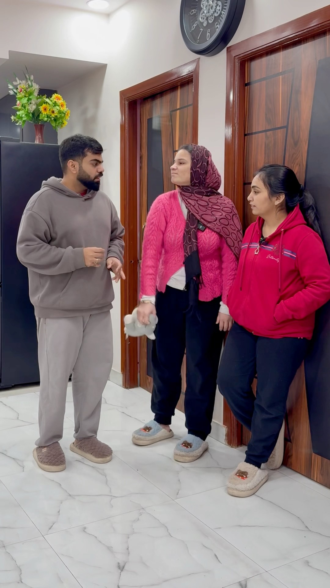 Dekho gaurav ko kesay mummy nai bachaya #shorts #youtubeshorts #gauravaroravlogs